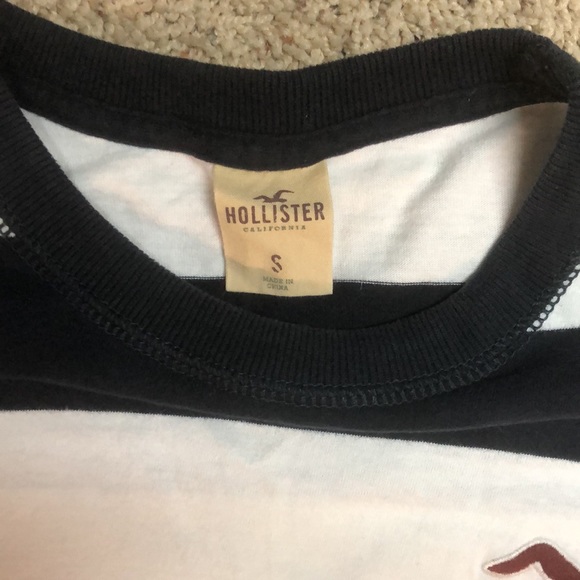 Mens S Hollister super soft tshirt!  Like new - Picture 2 of 3